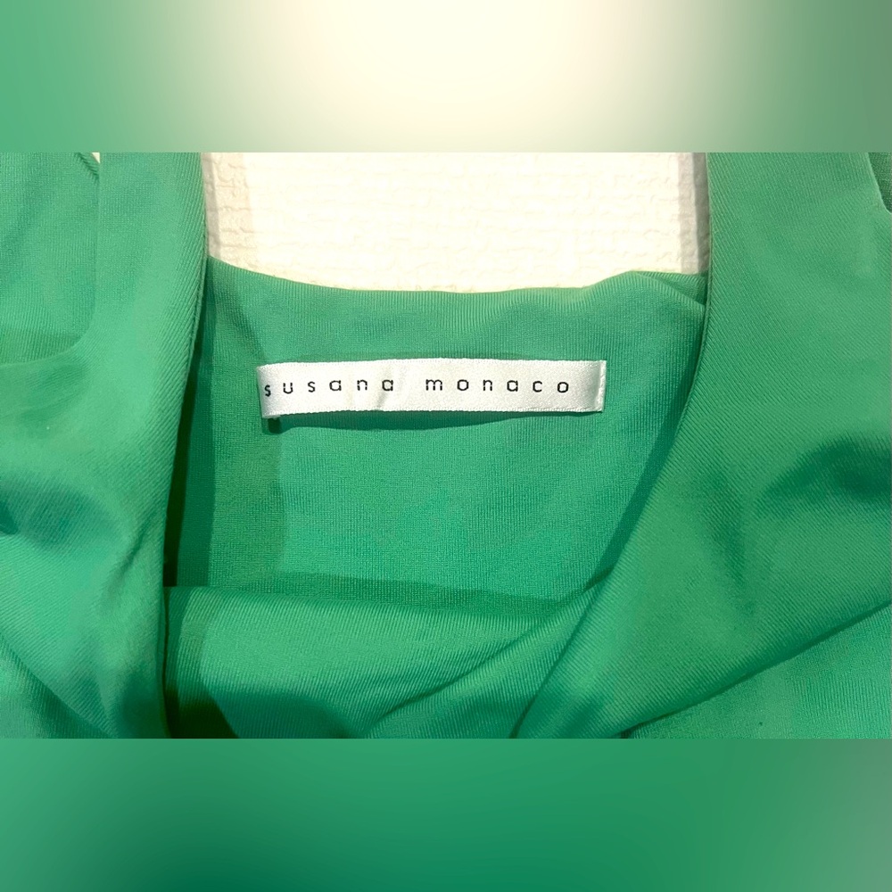 Susana Monaco Green Dress
Empire waist with Pleated front
Size small - Picture 3 of 5